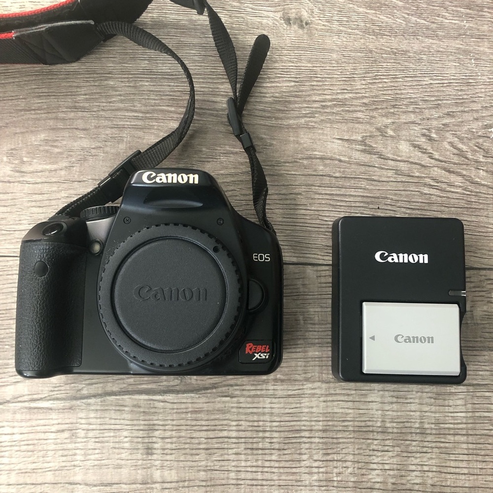 Canon Rebel EOS XSi Digital SLR camera body